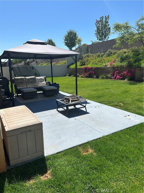 Image 2 of property listing at 28341 Heather Green Way, Menifee, CA 92584
