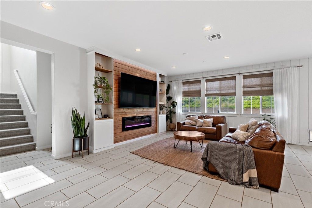 Image 5 of property listing at 28341 Heather Green Way, Menifee, CA 92584