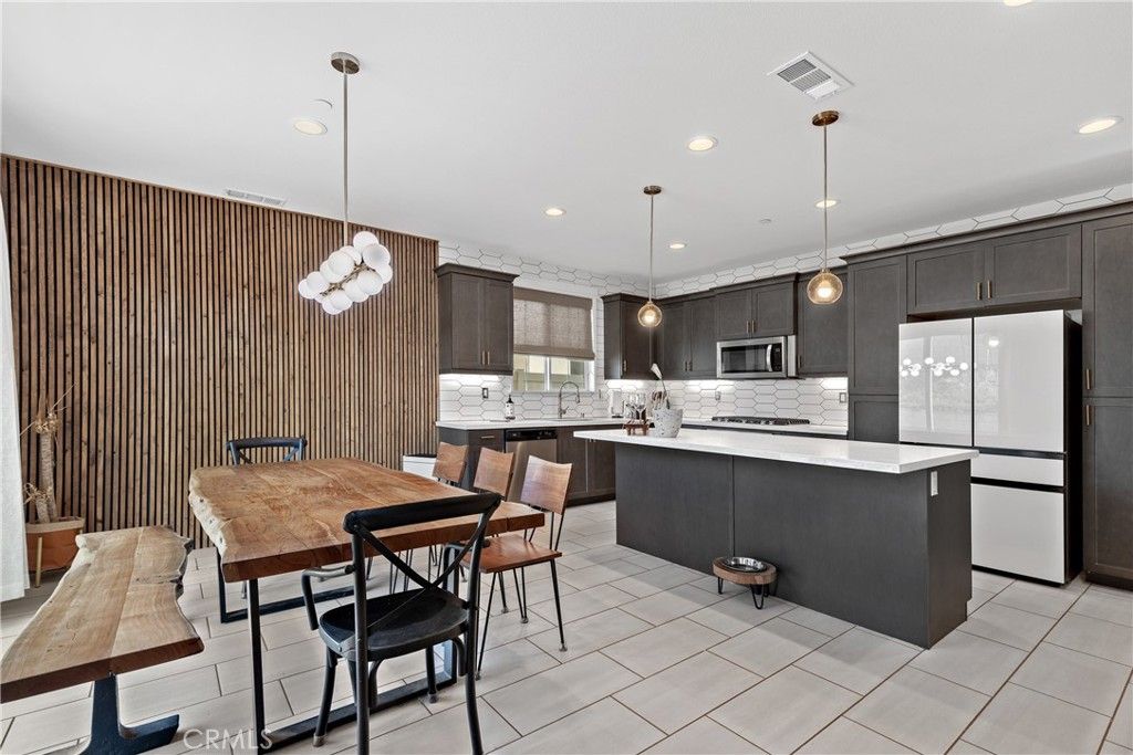 Image 7 of property listing at 28341 Heather Green Way, Menifee, CA 92584