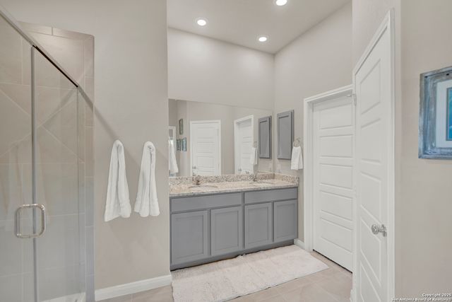 121 Cheyenne Dr, Floresville, TX 78114
