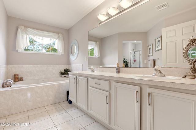 49 Crater Lake Road, Howell, NJ 07731