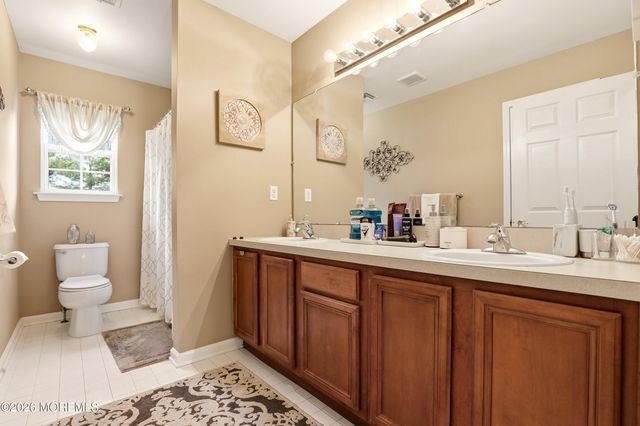 49 Crater Lake Road, Howell, NJ 07731