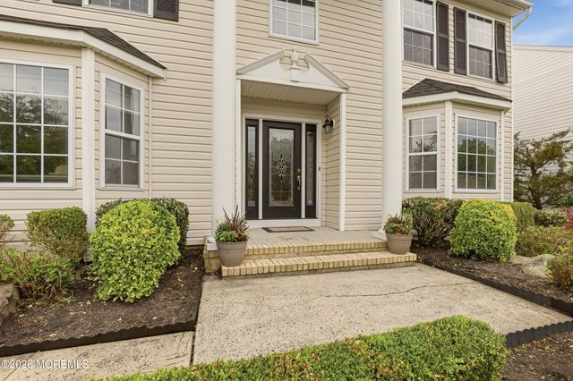 49 Crater Lake Road, Howell, NJ 07731