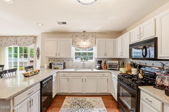 49 Crater Lake Road, Howell, NJ 07731