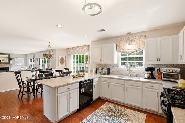 49 Crater Lake Road, Howell, NJ 07731