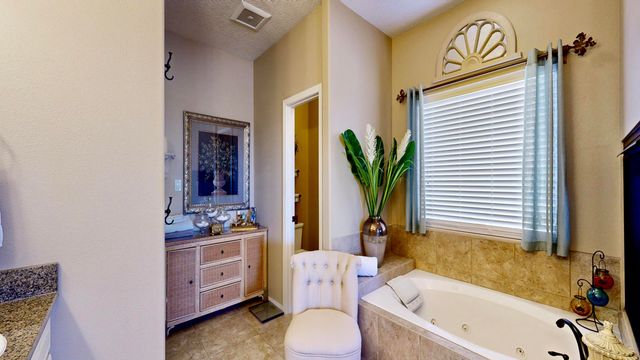 6250 Nueva Espana Road NW, Albuquerque, NM 87114
