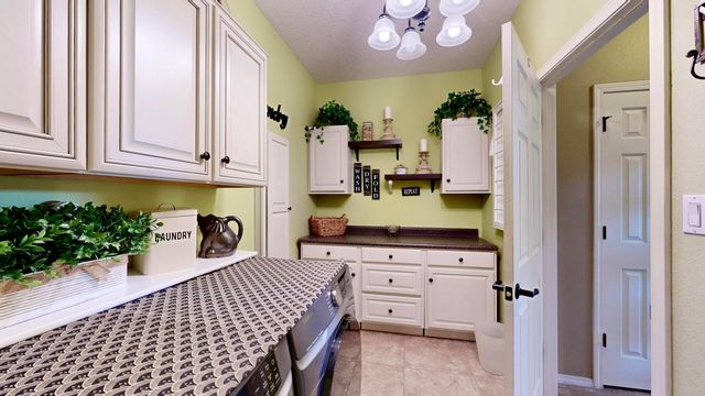 6250 Nueva Espana Road NW, Albuquerque, NM 87114