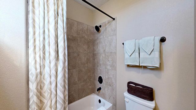 6250 Nueva Espana Road NW, Albuquerque, NM 87114