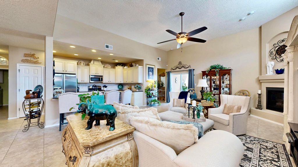 Image 10 of property listing at 6250 Nueva Espana Road NW, Albuquerque, NM 87114