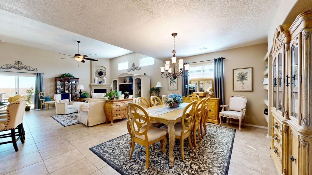 Image 13 of property listing at 6250 Nueva Espana Road NW, Albuquerque, NM 87114
