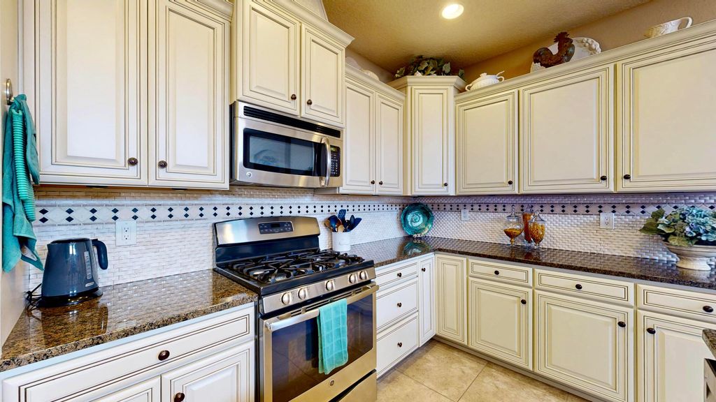 Image 14 of property listing at 6250 Nueva Espana Road NW, Albuquerque, NM 87114