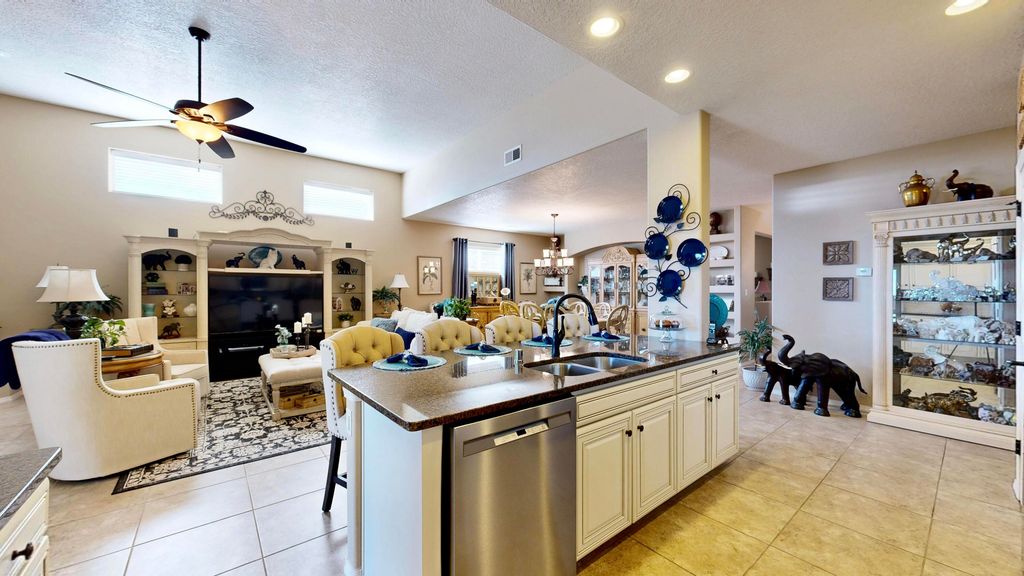 Image 16 of property listing at 6250 Nueva Espana Road NW, Albuquerque, NM 87114