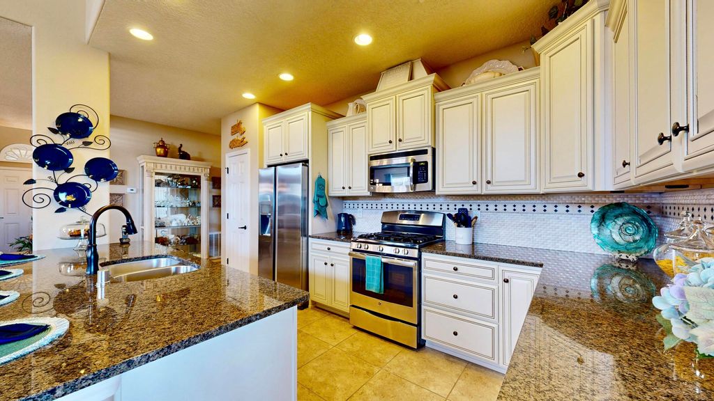 Image 18 of property listing at 6250 Nueva Espana Road NW, Albuquerque, NM 87114