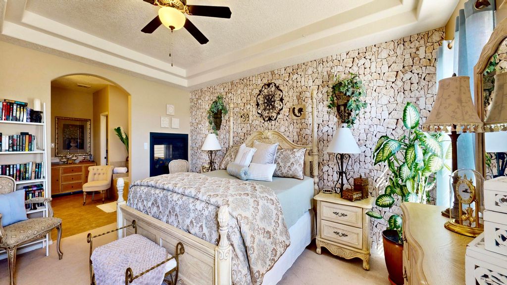 Image 20 of property listing at 6250 Nueva Espana Road NW, Albuquerque, NM 87114