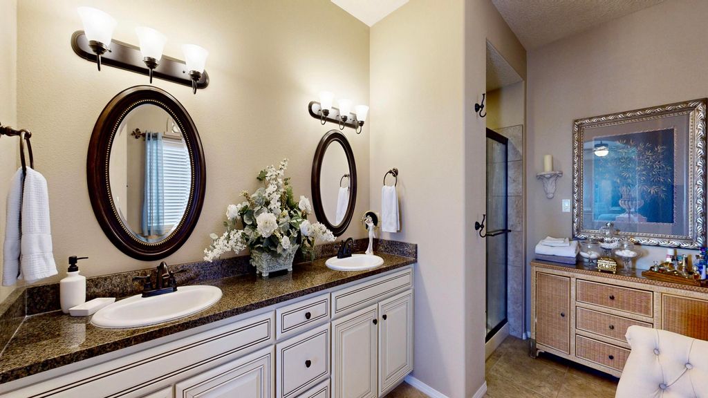 Image 23 of property listing at 6250 Nueva Espana Road NW, Albuquerque, NM 87114