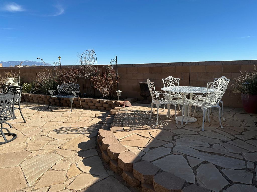 Image 36 of property listing at 6250 Nueva Espana Road NW, Albuquerque, NM 87114