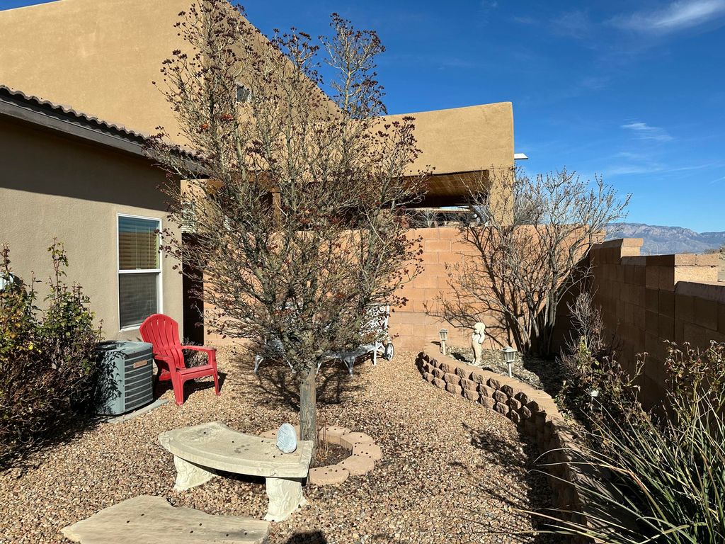 Image 40 of property listing at 6250 Nueva Espana Road NW, Albuquerque, NM 87114