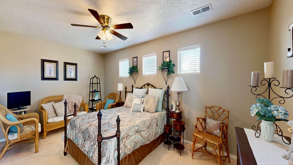 Image 54 of property listing at 6250 Nueva Espana Road NW, Albuquerque, NM 87114