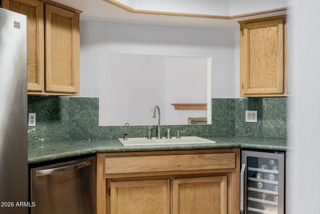 1875 E STATE Avenue, Phoenix, AZ 85020