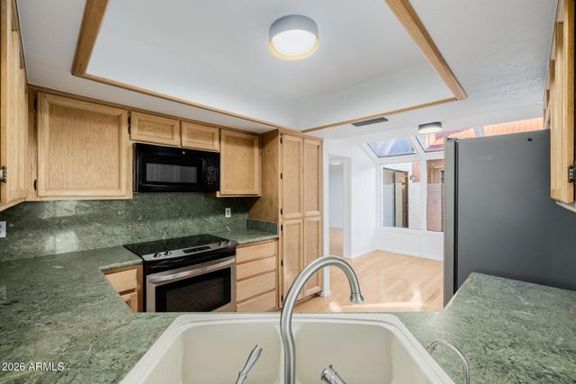 1875 E STATE Avenue, Phoenix, AZ 85020
