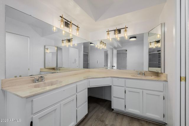 1875 E STATE Avenue, Phoenix, AZ 85020