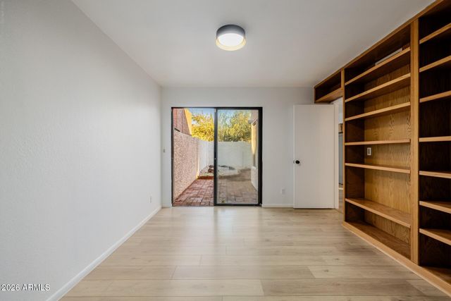 1875 E STATE Avenue, Phoenix, AZ 85020