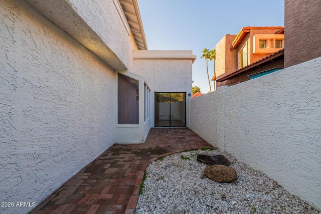 1875 E STATE Avenue, Phoenix, AZ 85020