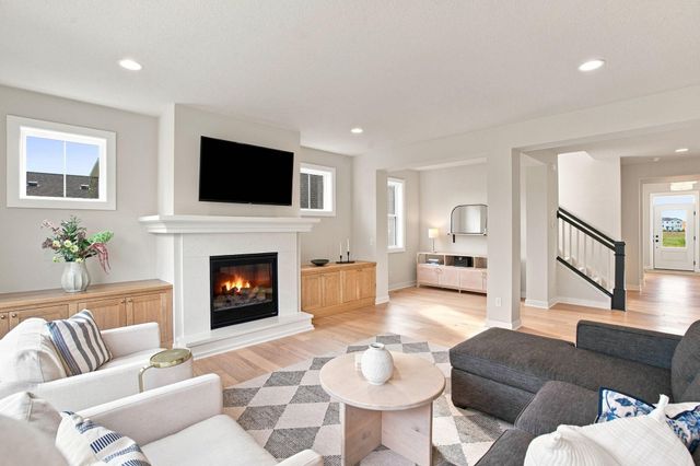 5392 Rolling Hills Parkway, Victoria, MN 55318
