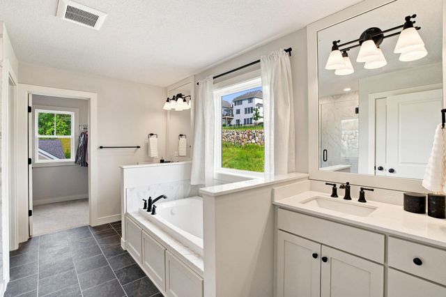 5392 Rolling Hills Parkway, Victoria, MN 55318