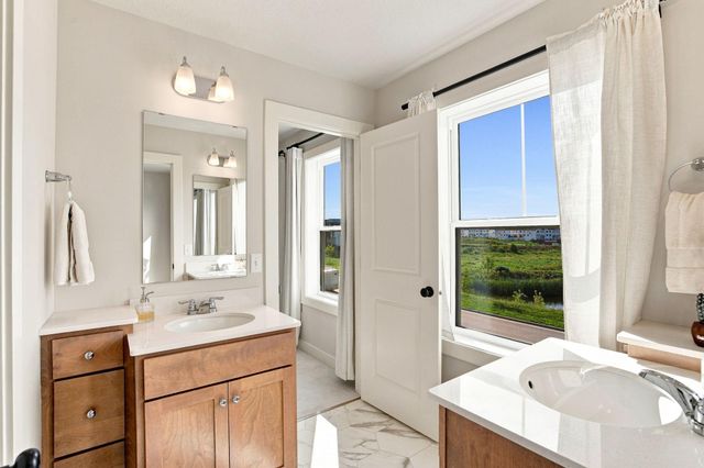 5392 Rolling Hills Parkway, Victoria, MN 55318