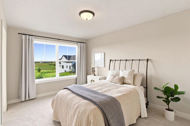 5392 Rolling Hills Parkway, Victoria, MN 55318