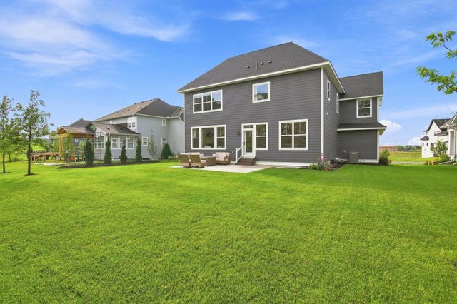 5392 Rolling Hills Parkway, Victoria, MN 55318
