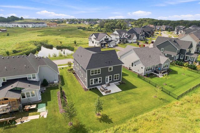 5392 Rolling Hills Parkway, Victoria, MN 55318