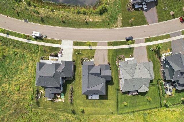 5392 Rolling Hills Parkway, Victoria, MN 55318