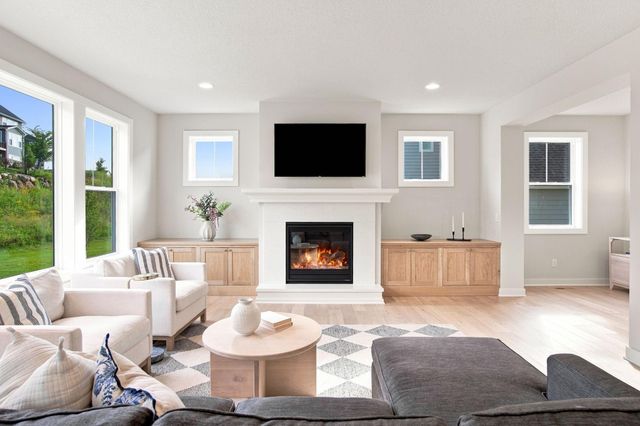 5392 Rolling Hills Parkway, Victoria, MN 55318