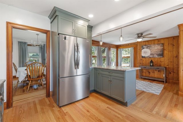 5 Bates St, Mendon, MA 01756
