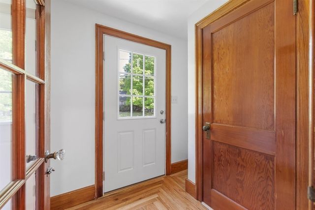 5 Bates St, Mendon, MA 01756