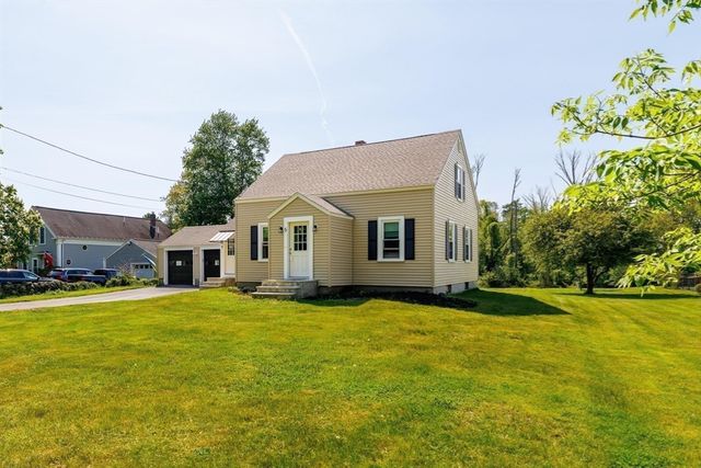 5 Bates St, Mendon, MA 01756