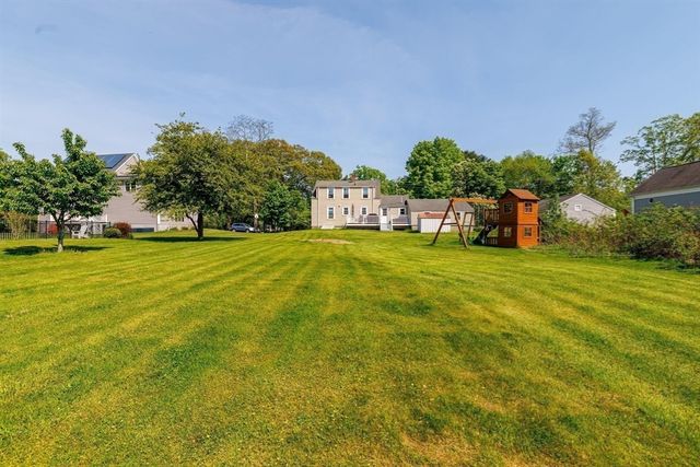 5 Bates St, Mendon, MA 01756