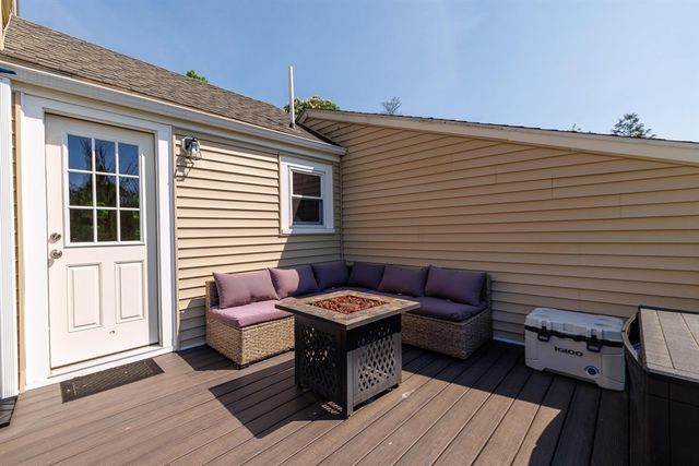 5 Bates St, Mendon, MA 01756