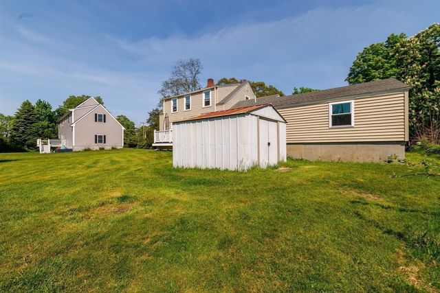 5 Bates St, Mendon, MA 01756
