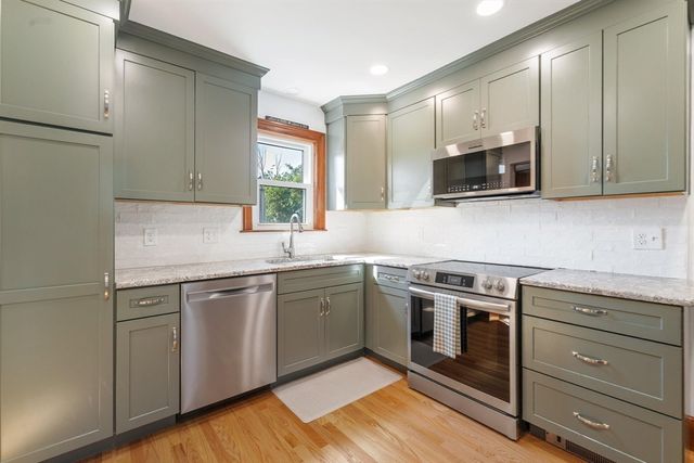 5 Bates St, Mendon, MA 01756
