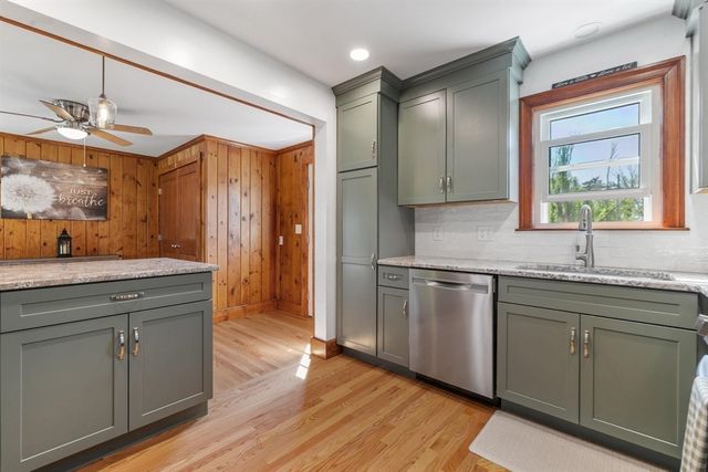 5 Bates St, Mendon, MA 01756