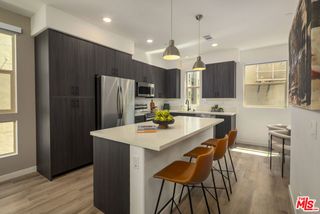 2711 N Rana Way, Los Angeles, CA 90039