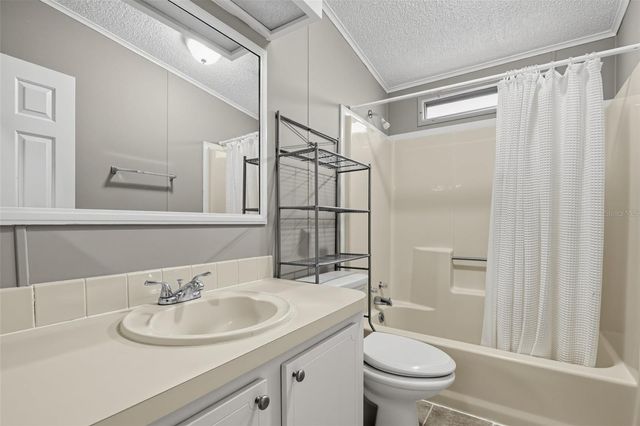 1537 E SCHWARTZ BOULEVARD, Lady Lake, FL 32159