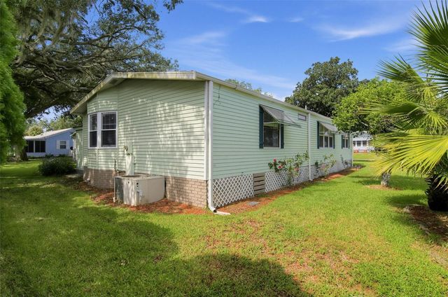 1537 E SCHWARTZ BOULEVARD, Lady Lake, FL 32159