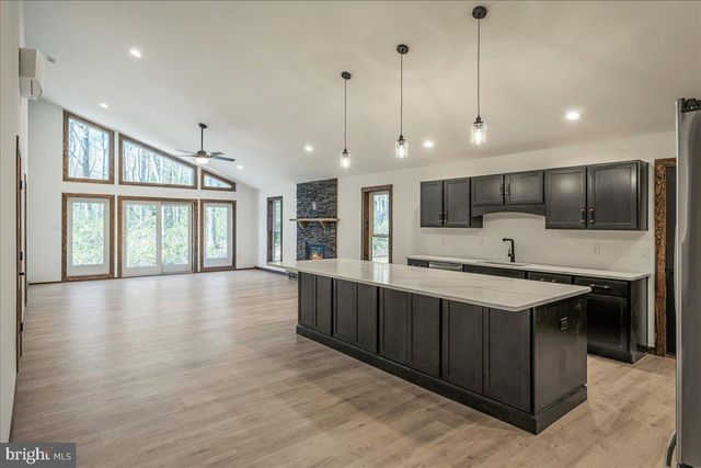 71 FOREST LAKE DR, Jim Thorpe, PA 18229