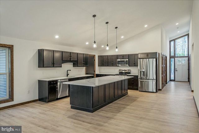 71 FOREST LAKE DR, Jim Thorpe, PA 18229