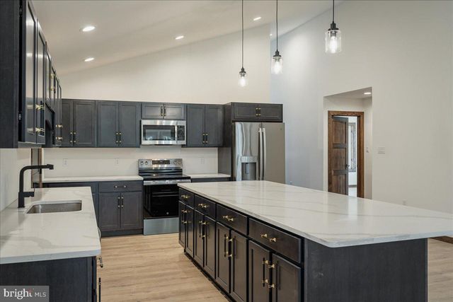 71 FOREST LAKE DR, Jim Thorpe, PA 18229