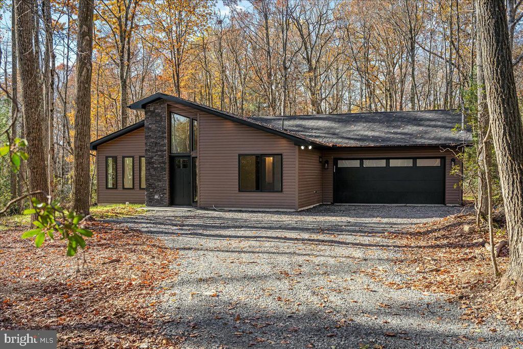 71 FOREST LAKE DR, Jim Thorpe, PA 18229